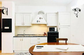 LOONEY TUNES HOME